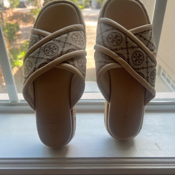 Tory Burch T monogram Jacquard leather crisscross espadrille slide sandals - Picture 5 of 5